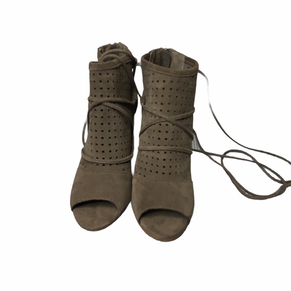 Very Volatile Open Toe Heeled Beige Booties Sz9 - Picture 1 of 8